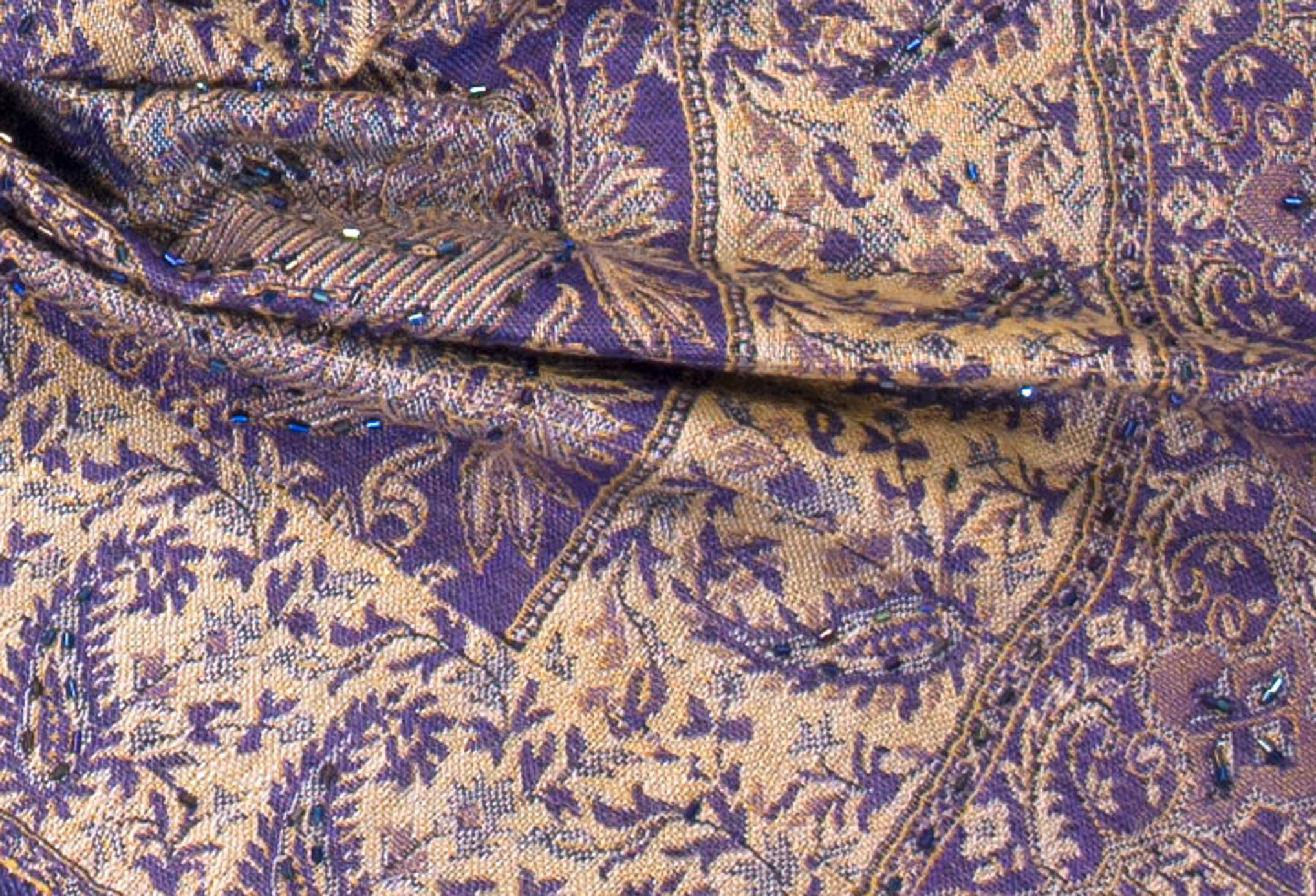 Wool shawl purple beads - Counting Flowers